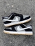 Dunk Low SB - Preto camurça/ Branco/ Cinza na internet