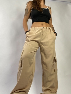 Calça Parachute Cargo Bege