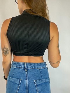 cropped recortes preto na internet