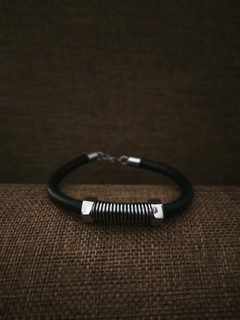 Pulsera Cuero y Acero Quirúrgico Resorte - comprar online