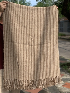 Chal lana de llama marrón