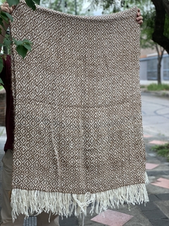 Chal lana de llama marrón clarito