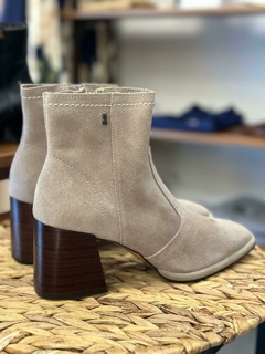 Bota couro camurça Santa Lolla - comprar online