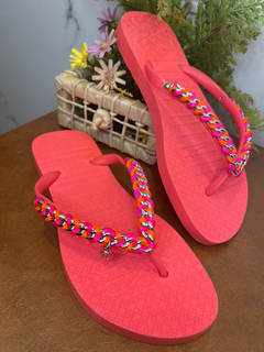 Chinelo corrente rosa neon