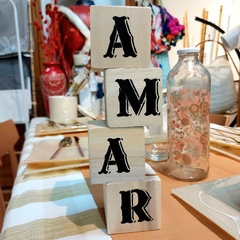 CUBOS DE MADERA PALABRA "AMAR" IV25 - comprar online