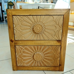 MESA DE LUZ MADERA CALADA