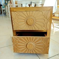 MESA DE LUZ MADERA CALADA - comprar online