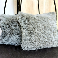 ALMOHADON COMPLETO DE PELUCHE 45X45 en internet