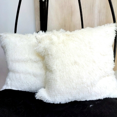 ALMOHADON COMPLETO DE PELUCHE 45X45 - comprar online