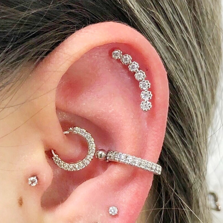 Piercing Helix Prata 925 Cluster Cravejado Piercings com design e