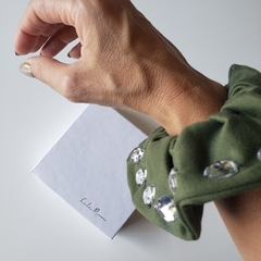 Caja Green Love: Scrunchie, Anillo & Pulsera - comprar online