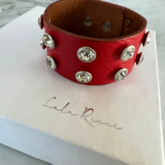 *New* Brazalete Boston rojo de Cuero con Apliques - comprar online