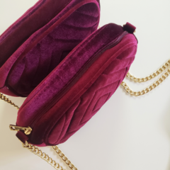 Mini Bag Velvet Paris bordó con correa de cadena dorada - comprar online