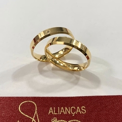 Aliança de noivado/ Aliança de casamento MODELO: BASIC 4MM COM PEDRA na internet