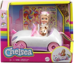 Imagen de Muñeca Barbie Chelsea y coche de unicornio, muñeca pequeña rubia con falda extraíble, cachorro, hoja de pegatinas y accesorios