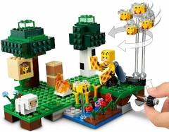 Imagen de Lego® Minecraft - La Granja De Abejas (21165) Cantidad De Piezas 238