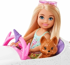 Muñeca Barbie Chelsea y coche de unicornio, muñeca pequeña rubia con falda extraíble, cachorro, hoja de pegatinas y accesorios - tienda online