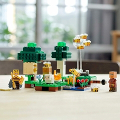 Lego® Minecraft - La Granja De Abejas (21165) Cantidad De Piezas 238