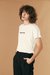 Remera Introvert Off White en internet