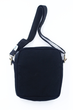 Shoulder bag preta com forro impermeável na internet