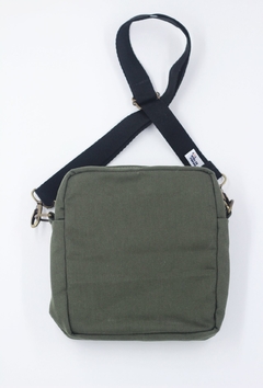 Shoulder bag verde-oliva com forro impermeável na internet
