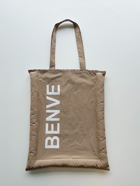 Beige tote 2024