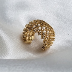 Piercing fake dourado trabalhado cravejado com zircônias. - comprar online