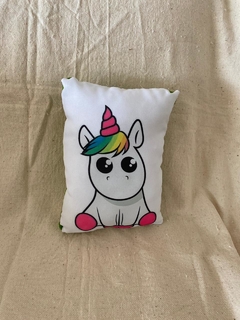 Almohadón unicornio blanco