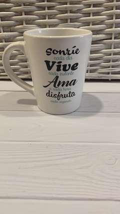 Taza sonrie