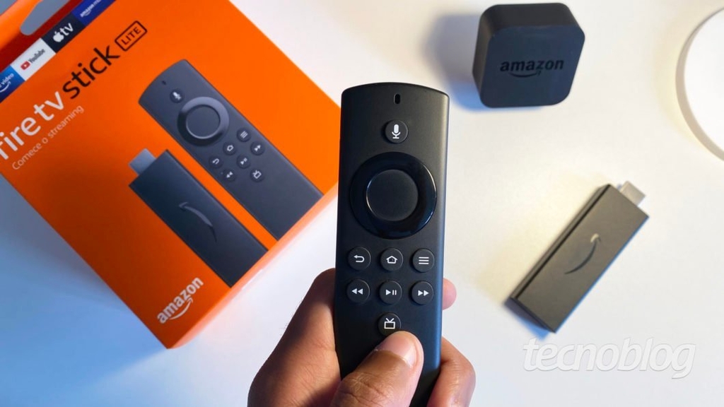 Fire TV Stick com Controle Remoto por Voz com Alexa Streaming em  Full HD - 3rd Gen