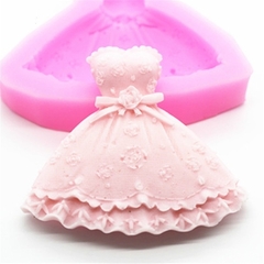 Molde de Silicone Vestido de Festa Chic para Biscuit e Confeitaria - comprar online