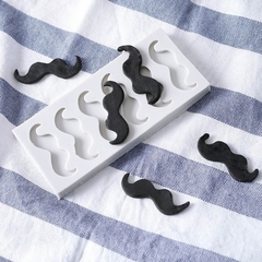 Imagem do Molde de Silicone Bigodes para Biscuit e Confeitaria