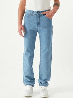 JEAN WRANGLER MONTANA CLASICO CELESTE - comprar online