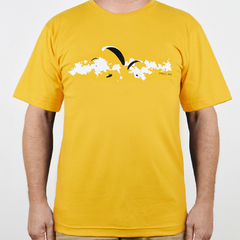 Camiseta Parapente Nuvens Amarela