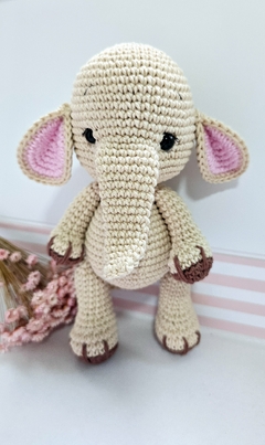 Elefante - LIZ SANTIAGO