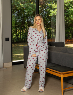 Pijama longo Larissa na internet