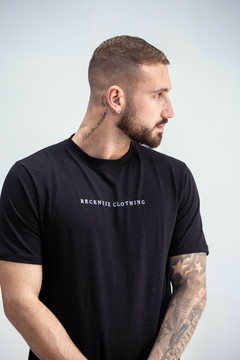 Camiseta Slim Recenzie Clothing Preta