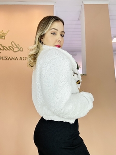 Casaco cropped teddy branco - comprar online