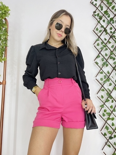 Shorts alfaiataria rosa na internet