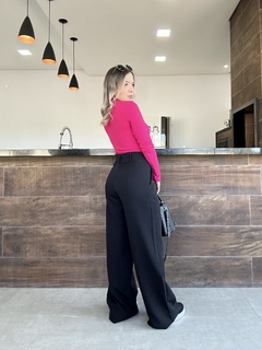 Calça Wide leg alfaiataria preta na internet