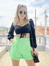 Shorts alfaiataria com cinto verde