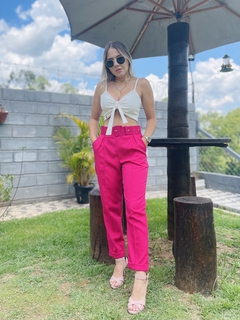 Calça alfaiataria com cinto pink