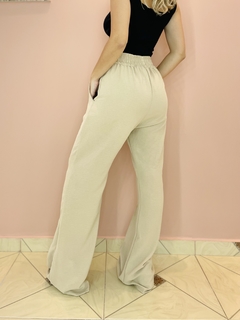 Calça pantalona Becca bege - comprar online