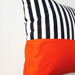 Capa de almofada Listras P&B + Laranja - comprar online