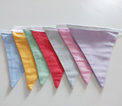Bandeirinhas de tecido cores suaves