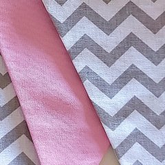Bandeirinhas de tecido chevron cinza/branco + rosa lisa - comprar online