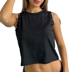 Remera sin Mangas Crop con Tachas en internet