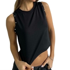 Remera sin Mangas Crop con Tachas - comprar online