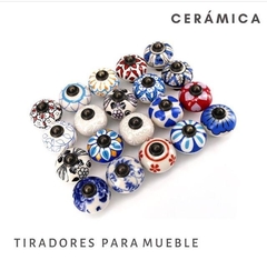 Tiradores decorativos de cerámica.