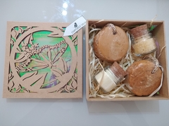 KIT 2 Sabonetes Artesanais de Cúrcuma (60g) + 1 Sais de banho Grosso de Camomila (80g) + 1 Sais de banho Fino de Camomila (80g) na internet